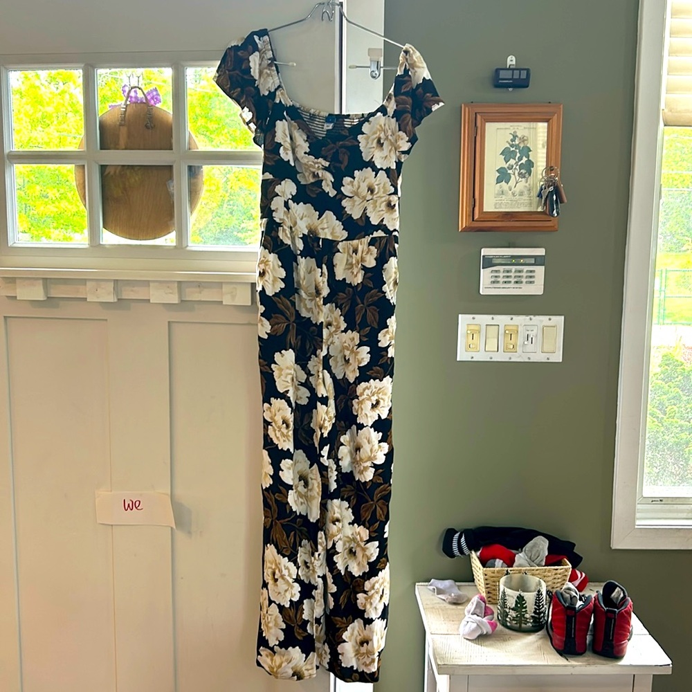 Old navy long pants romper, never worn.  Flower pattern